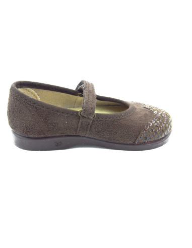 mercedita serratex con una pala vega en piton para nina