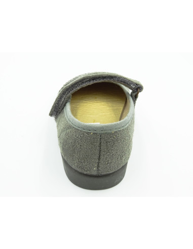 mercedita serratex con una pala vega en piton para nina