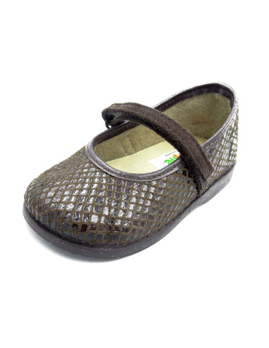 mercedita de nina con dibujo de piel de serpiente