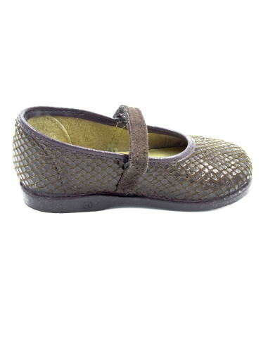 mercedita de nina con dibujo de piel de serpiente