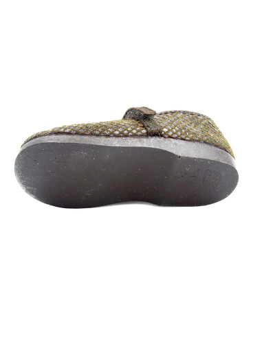 mercedita de nina con dibujo de piel de serpiente