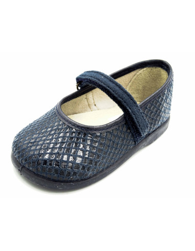 mercedita de nina con dibujo de piel de serpiente