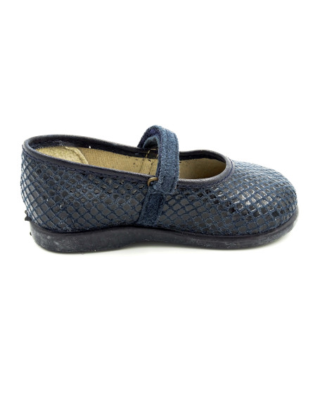 mercedita de nina con dibujo de piel de serpiente