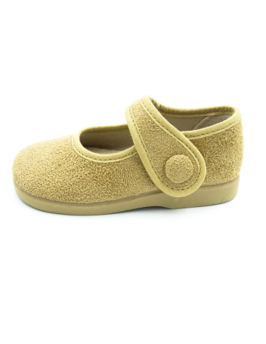 mercedita de serratex con un boton de adorno para nina