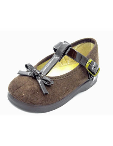 mercedita con un lazo de adorno y una correa sintetica para nina