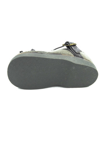 mercedita con un lazo de adorno y una correa sintetica para nina