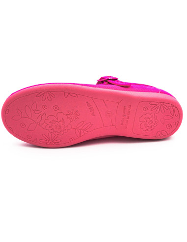 mercedita de tela con la suela de goma para nina