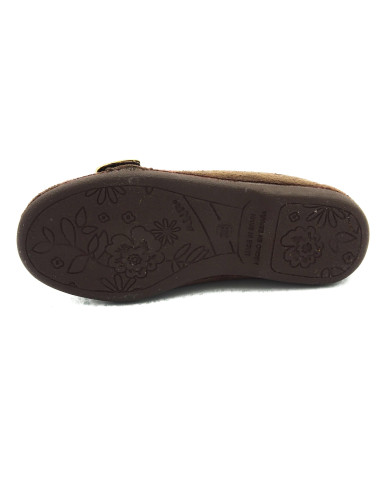 manoletina con copete y hebilla a un lado para nina