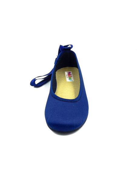 manoletina de raso para nina con cinta de atar en la pierna