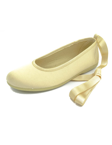 manoletina de raso para nina con cinta de atar en la pierna