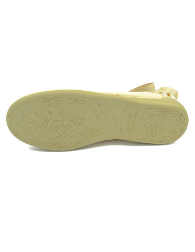 manoletina de raso para nina con cinta de atar en la pierna