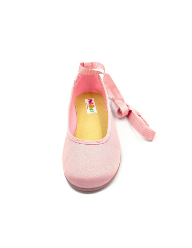 manoletina de raso para nina con cinta de atar en la pierna