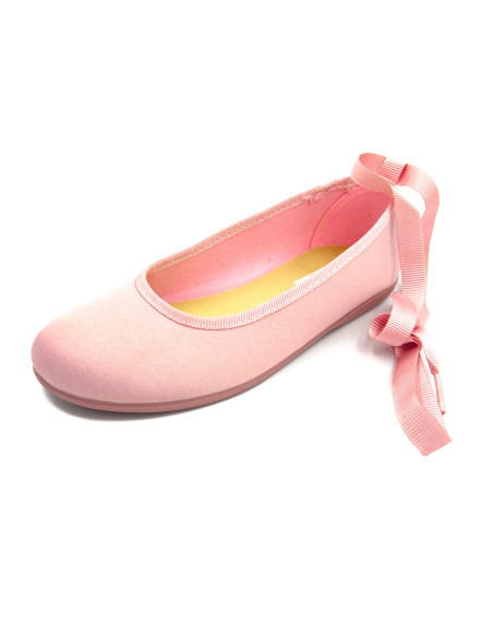 manoletina de raso para nina con cinta de atar en la pierna