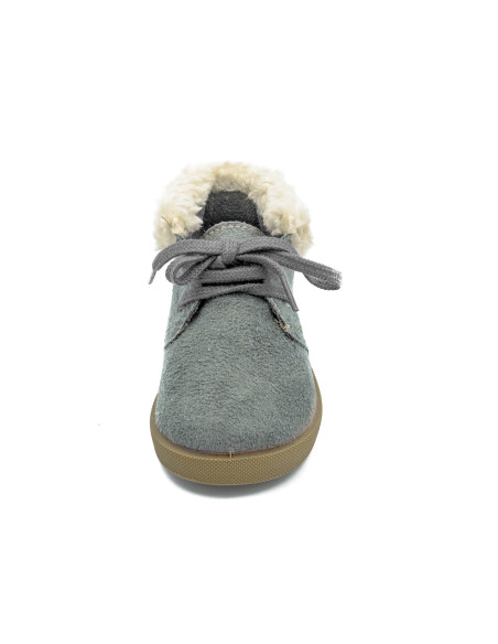 pisacacas de serratex con un cuello de borreguillo y suela de goma