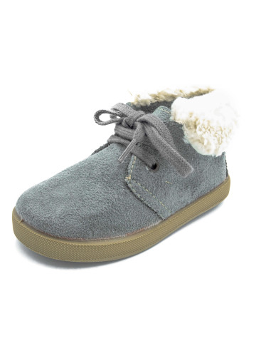 pisacacas de serratex con un cuello de borreguillo y suela de goma