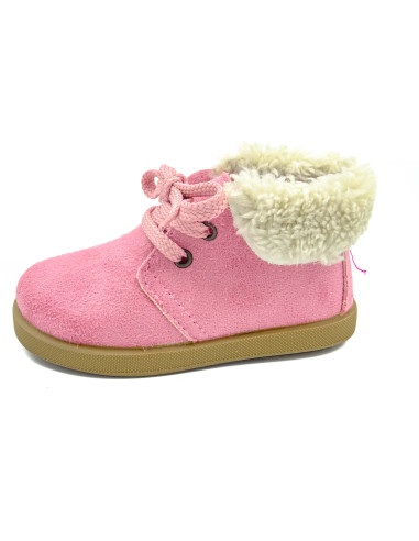 pisacacas de serratex con un cuello de borreguillo y suela de goma