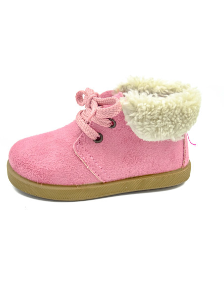 pisacacas de serratex con un cuello de borreguillo y suela de goma