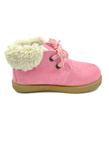 pisacacas de serratex con un cuello de borreguillo y suela de goma