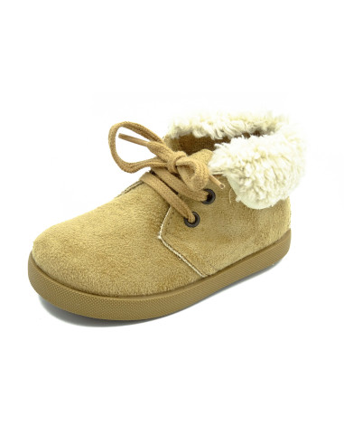 pisacacas de serratex con un cuello de borreguillo y suela de goma