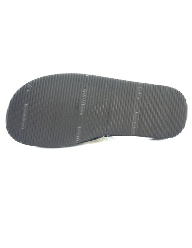 P71 9 zapatilla de casa negra para chico de toalla con la puntera abierta