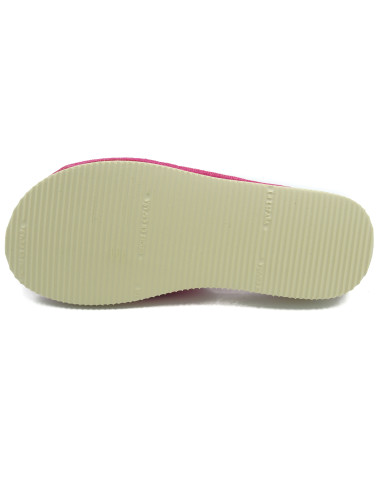 zapatilla de casa para chica con los ojos bordados y planta de rayas