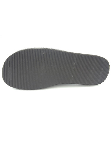 zapatilla de casa de caballero con la planta de cuadros