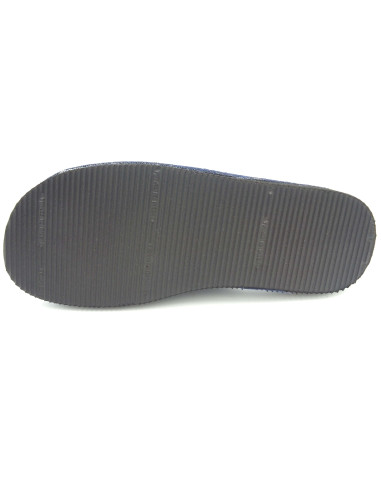 zapatilla de casa de caballero con la planta de cuadros