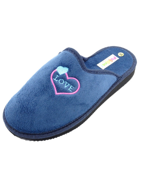 zapatilla de casa para mujer con un bordado love
