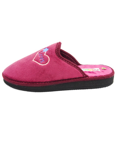 zapatilla de casa para mujer con un bordado love