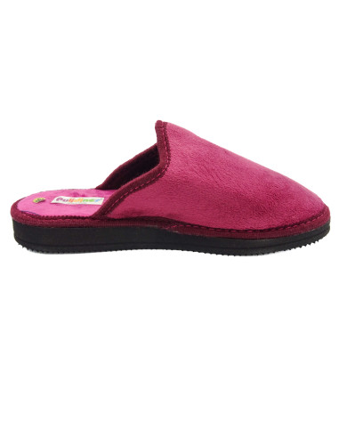 zapatilla de casa para mujer con un bordado love