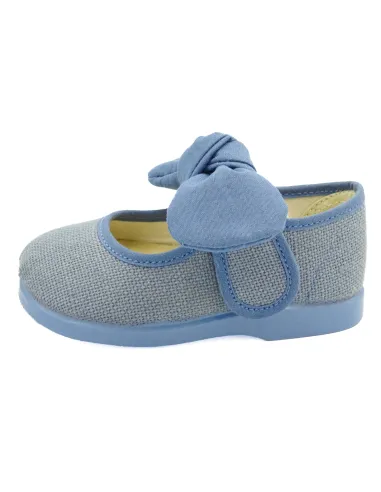 mercedita para nina de ceremonia con lazo en la correa