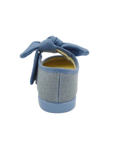 mercedita para nina de ceremonia con lazo en la correa