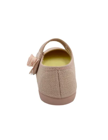 mercedita para nina con flor de ceremonia