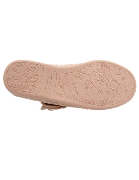 mercedita para nina con flor de ceremonia