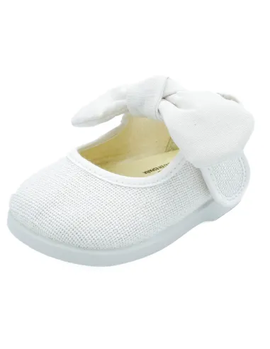 mercedita para nina de ceremonia con lazo en la correa