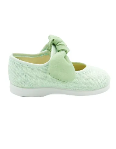 mercedita para nina de ceremonia con lazo en la correa